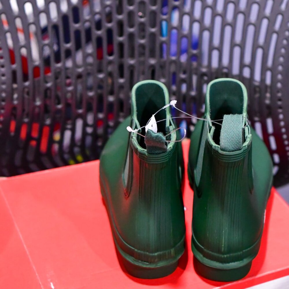Green- Hunter Ladies' Original Chelsea Rain Boot - Picture 3 of 6
